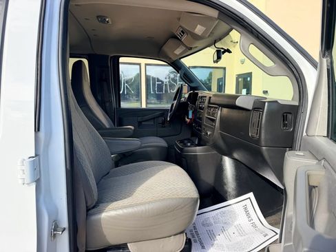 Used 2017 Chevrolet Express 3500 LT w/ LT Preferred Equipment Group RWD image 15