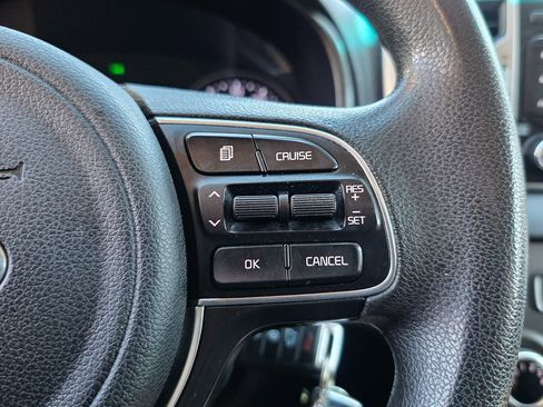 Used 2019 Kia Sportage LX image 32