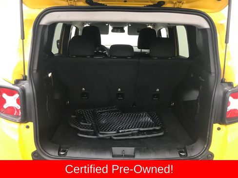 Certified 2023 Jeep Renegade Latitude image 28