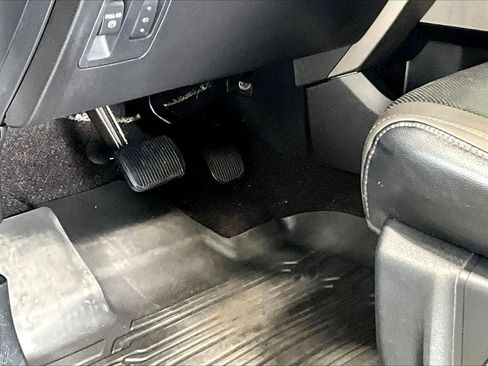 Used 2019 Ford F150 Raptor w/ Equipment Group 802A Luxury image 22