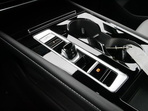 Certified 2025 Volkswagen Atlas Cross Sport SEL R-Line image 24