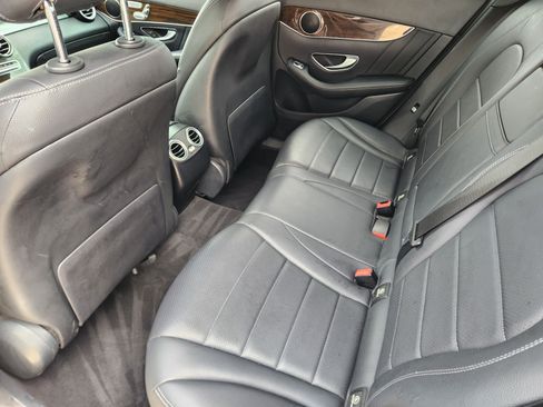 Used 2018 Mercedes-Benz GLC 300 4MATIC image 31