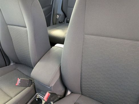 Used 2017 Volkswagen Tiguan S image 16