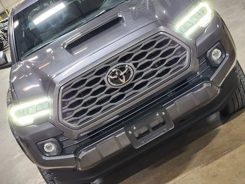 Used 2023 Toyota Tacoma TRD Sport image 19