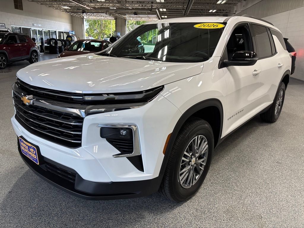 Used 2026 Chevrolet Traverse LT FWD image 3