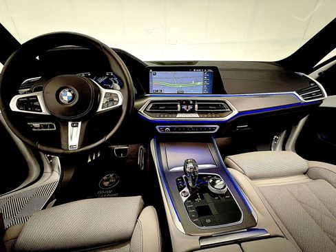 Used 2023 BMW X5 xDrive40i w/ M Sport Package AWD/4WD image 16