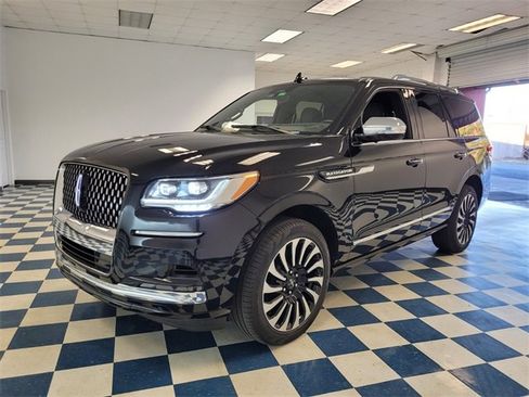 Used 2024 Lincoln Navigator Black Label image 3