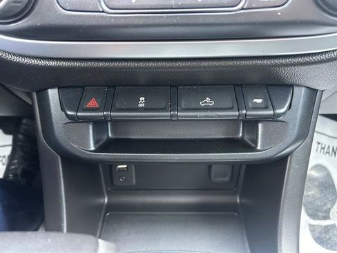 Used 2017 Chevrolet Colorado LT w/ LT Convenience Package image 21