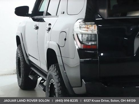 Used 2021 Toyota 4Runner SR5 Premium w/ Moonroof Package AWD/4WD image 6