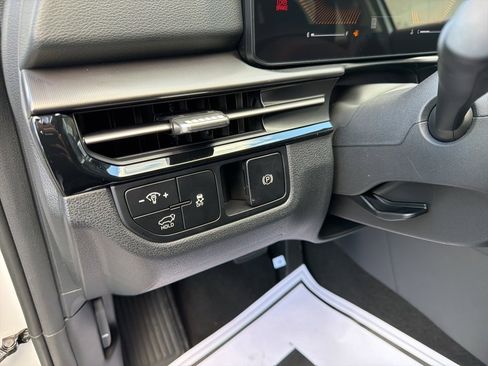 New 2026 Kia Sportage EX image 32