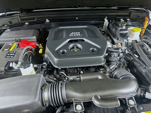 Used 2023 Jeep Wrangler Unlimited w/ Convenience Group image 32