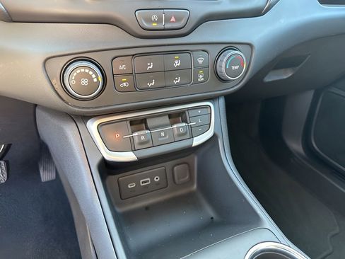 Certified 2024 GMC Terrain SLE image 36