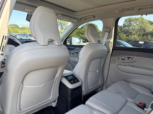 New 2026 Volvo XC90 T8 Ultra image 22