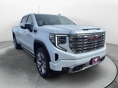 New 2026 GMC Sierra 1500 Denali w/ Denali Reserve Package image 3