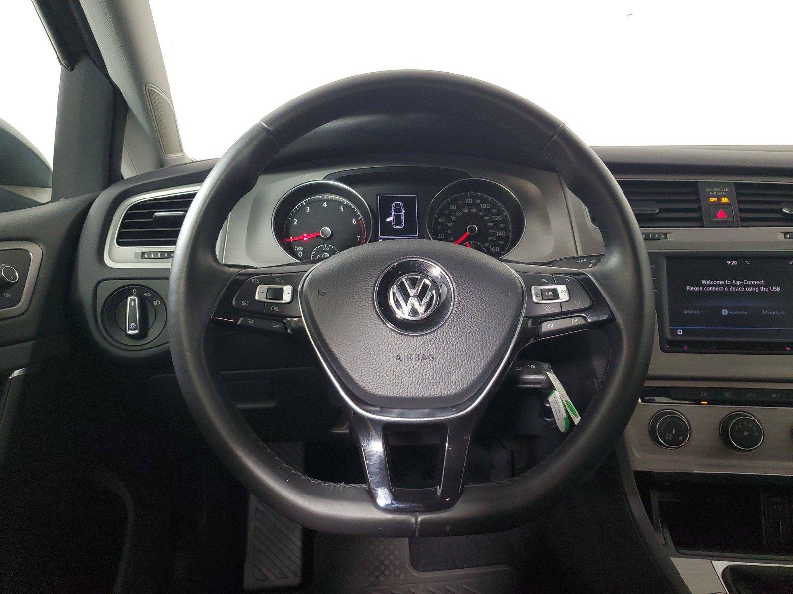 Used 2017 Volkswagen Golf 4-Door FWD image 15