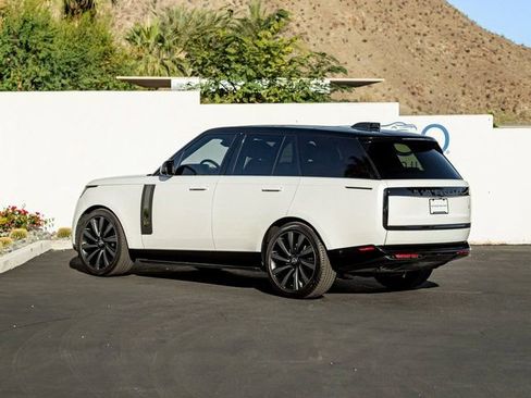 Used 2024 Land Rover Range Rover SV image 9
