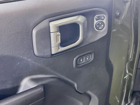 Used 2023 Jeep Gladiator Sport AWD/4WD image 18