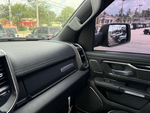 Used 2022 RAM 1500 Laramie AWD/4WD image 23