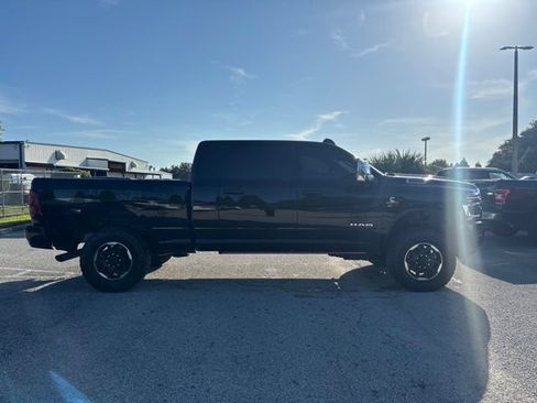 Used 2025 RAM 2500 Laramie w/ Towing Technology Group AWD/4WD image 4