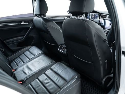 Used 2019 Volkswagen Golf R 4-Door image 22