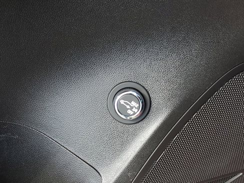 Used 2023 Buick Envision Essence image 32