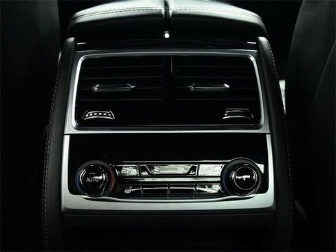 Used 2022 BMW 740i xDrive 740i xDrive w/ M Sport Package image 15