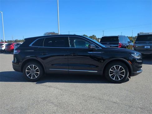 Used 2021 Lincoln Nautilus Reserve image 3