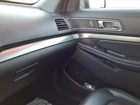 Certified 2019 Ford Explorer XLT w/ Equipment Group 202A image 21