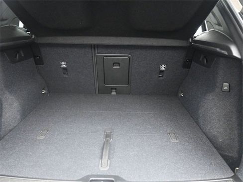 Used 2024 Volvo XC40 B5 Plus w/ Protection Package Premier image 30