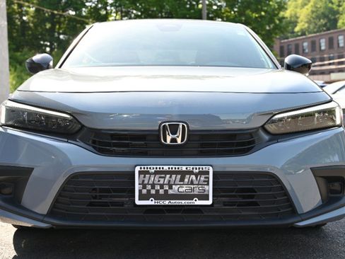 Used 2023 Honda Civic Sport image 8