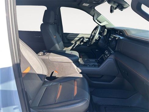 Used 2024 GMC Sierra 2500 AT4 w/ AT4 Premium Plus Package image 15