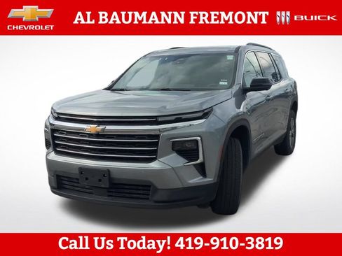 Used 2026 Chevrolet Traverse LT w/ Driver Confidence Package AWD/4WD image 3