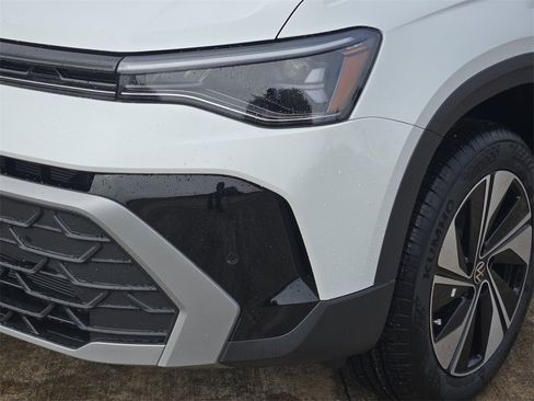 New 2026 Volkswagen Taos SE image 6