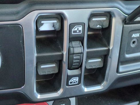 Used 2022 Jeep Gladiator Mojave AWD/4WD image 23