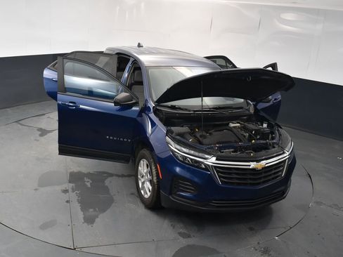 Used 2023 Chevrolet Equinox LS w/ LS Convenience Package AWD/4WD image 17