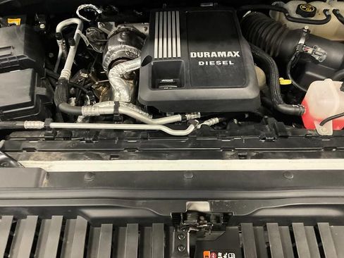 Used 2022 Chevrolet Silverado 1500 High Country w/ LPO, Dark Essentials Package AWD/4WD image 7