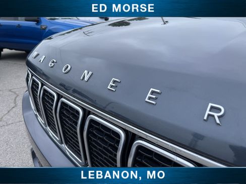 Used 2024 Jeep Wagoneer Series II w/ Flexible Seating Group AWD/4WD image 31