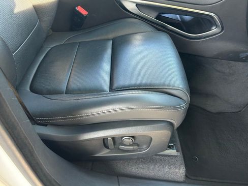 Used 2025 Jaguar F-PACE R-Dynamic S image 35