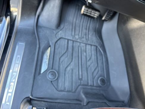 Used 2024 GMC Yukon Denali Ultimate w/ LPO, Floor Liner Package image 35