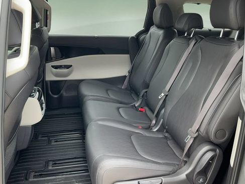 Used 2024 Kia Carnival SX FWD image 14