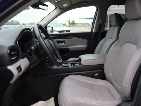 Used 2025 Honda Pilot EX-L image 13