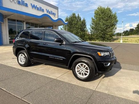 Used 2020 Jeep Grand Cherokee Laredo AWD/4WD image 2