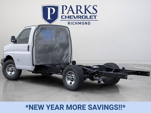 New 2025 Chevrolet Express 3500 w/ Power Convenience Package image 3