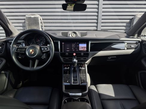Certified 2026 Porsche Macan AWD/4WD image 18