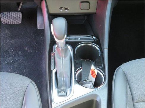 Used 2025 Buick Encore GX Preferred AWD/4WD image 7