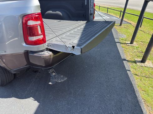 Used 2024 RAM 3500 Limited w/ Towing Technology Group AWD/4WD image 15