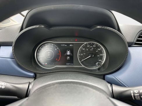 Used 2024 Nissan Versa SV w/ Trunk Package FWD image 21