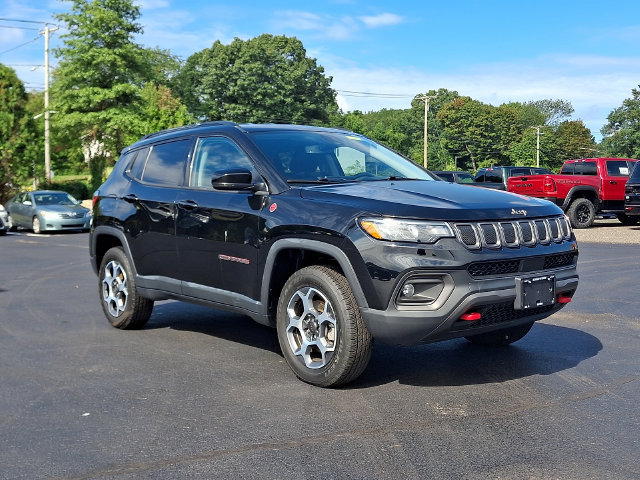 Used 2022 Jeep Compass Trailhawk w/ Trailhawk Convenience Group AWD/4WD image 1