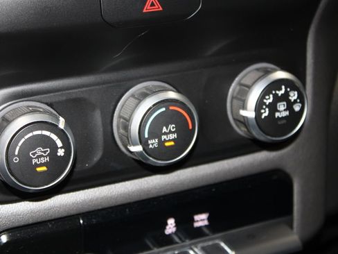 Used 2022 RAM 1500 Big Horn AWD/4WD image 48