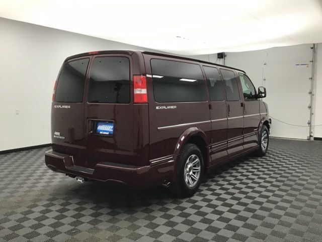 Used 2023 Chevrolet Express 2500 RWD image 3